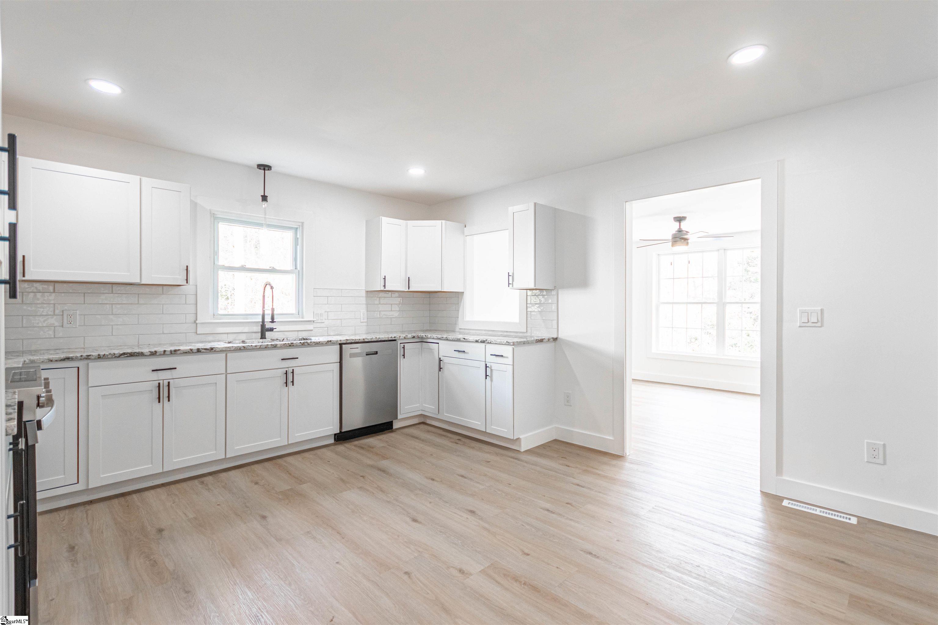 111 Tuskegee Avenue Greenville, SC 29607 - Photo 5 of 24