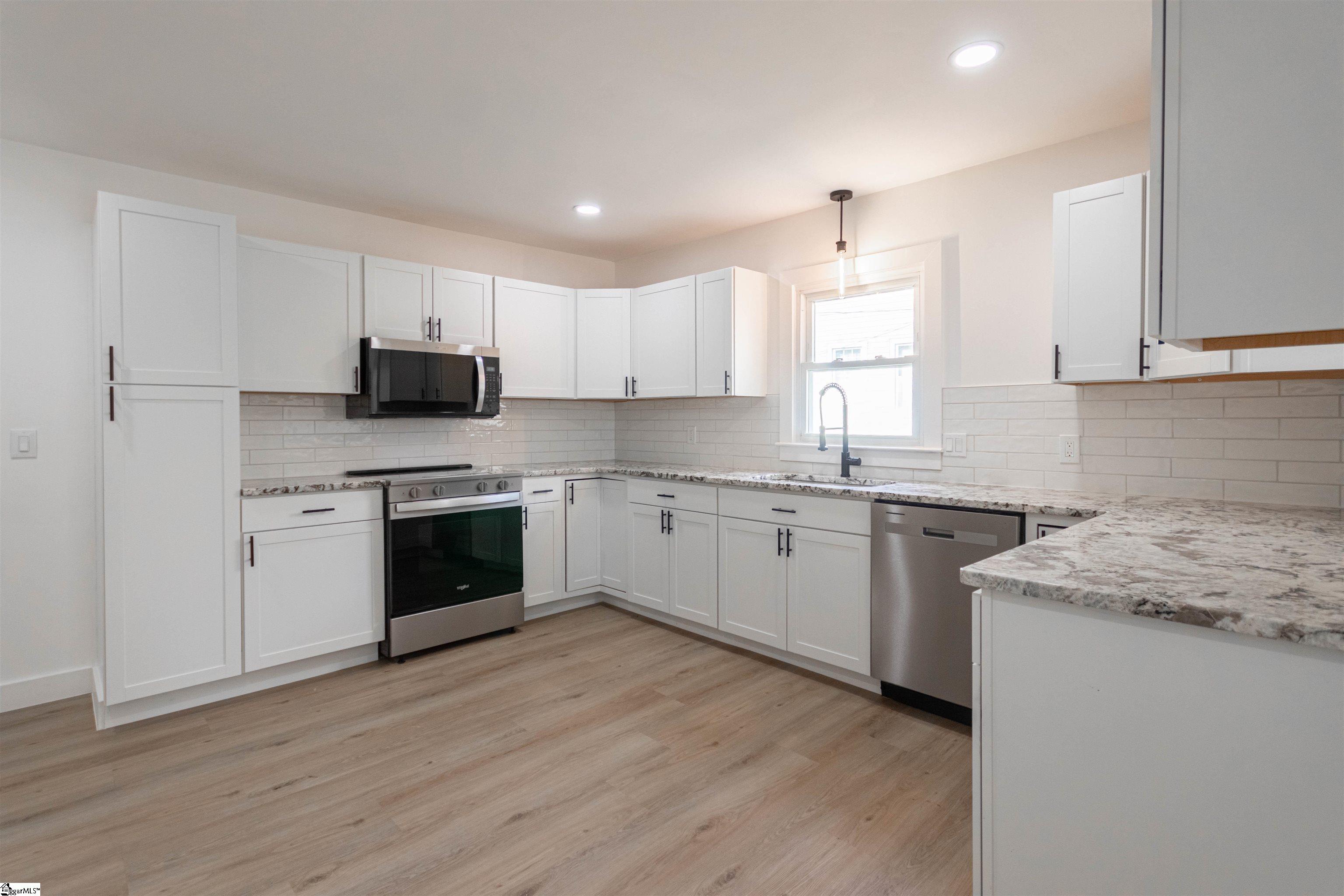 111 Tuskegee Avenue Greenville, SC 29607 - Photo 7 of 24