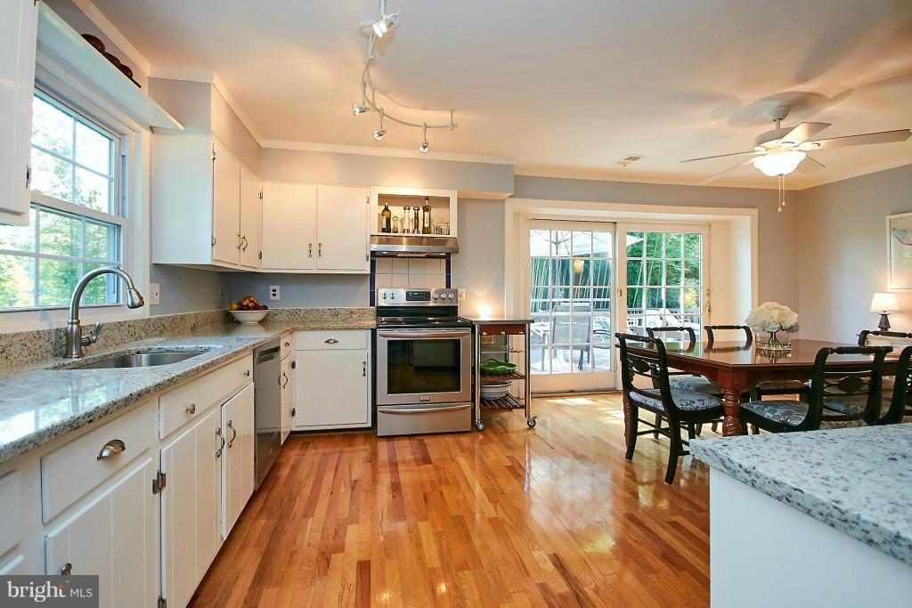 1201 Swinks Mill Road McLean, VA 22102 - Photo 8 of 29 Kitchen