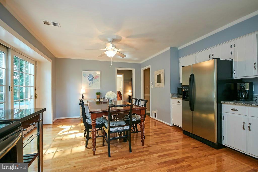 1201 Swinks Mill Road McLean, VA 22102 - Photo 9 of 29 Kitchen