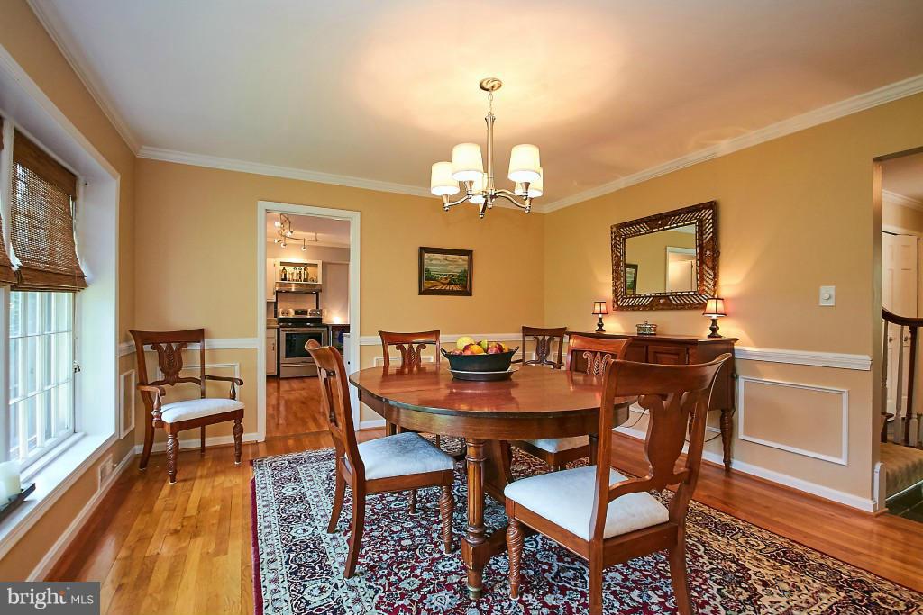 1201 Swinks Mill Road McLean, VA 22102 - Photo 10 of 29 Dining Room