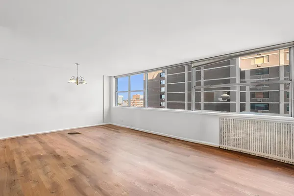 $209,999 | 6301 North Sheridan Road, Unit 14E, Chicago, IL 60660