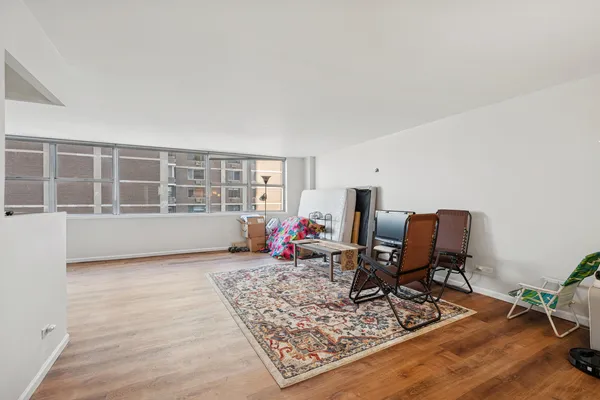$209,999 | 6301 North Sheridan Road, Unit 14E, Chicago, IL 60660