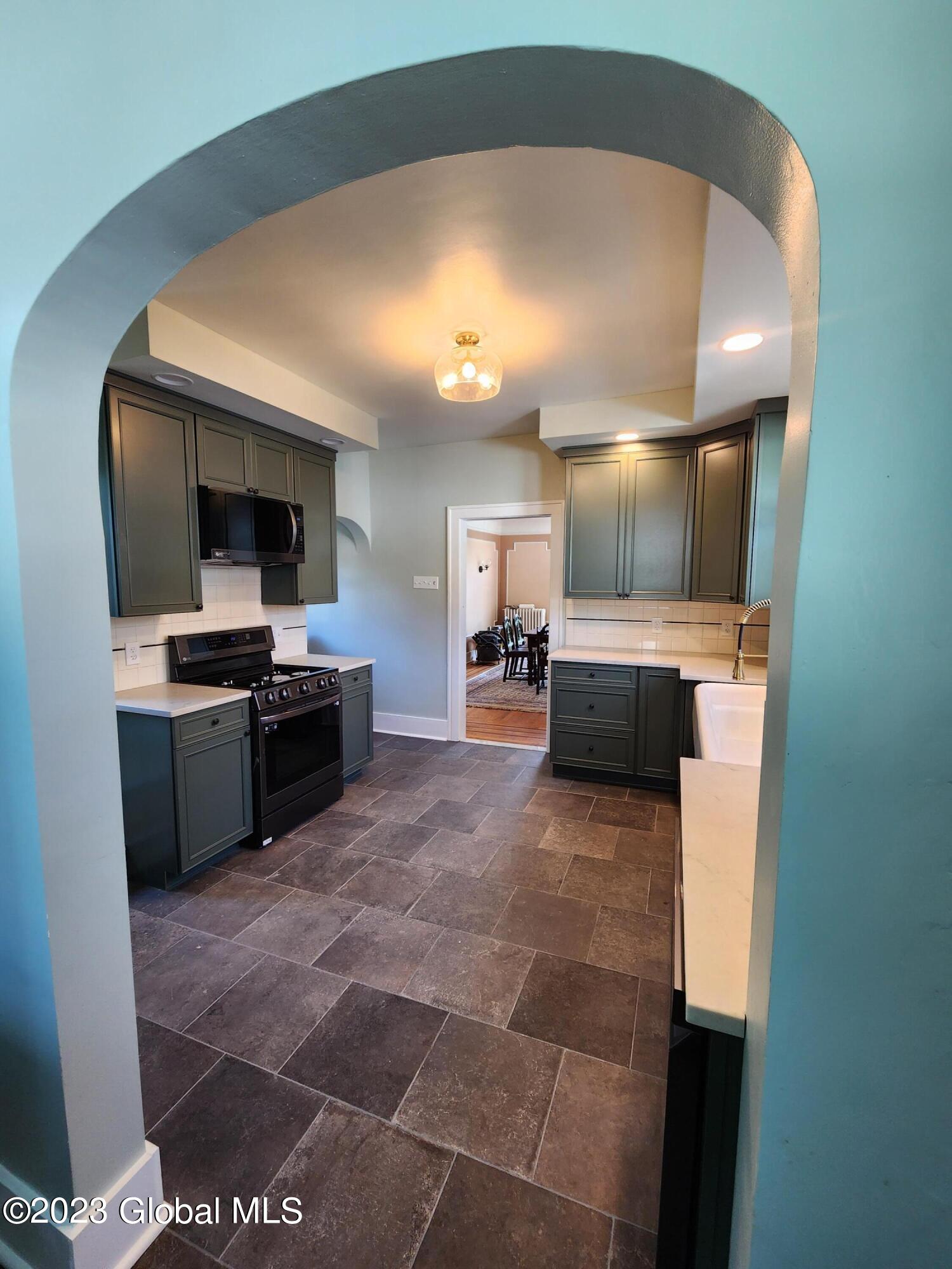 1716 Randolph Road Schenectady, NY 12308 - Photo 23 of 41 Kitchen