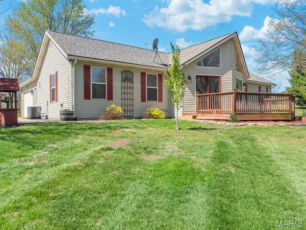 $379,000 | 5919 Rachel Drive, Waterloo, IL 62298