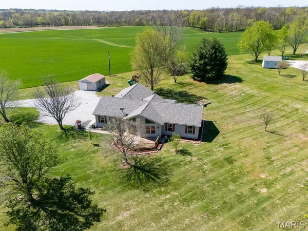 $379,000 | 5919 Rachel Drive, Waterloo, IL 62298