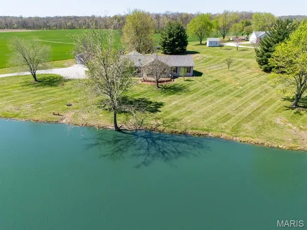 $379,000 | 5919 Rachel Drive, Waterloo, IL 62298