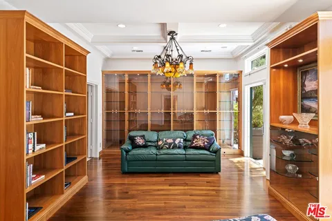 $7,995,000 | 521 North Rexford Drive, Beverly Hills, CA 90210
