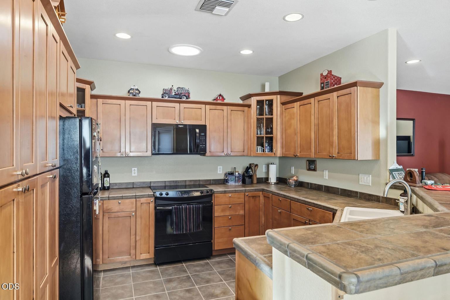 158 Rockingham Circle Eagle Point, OR 97524 - Photo 6 of 36 Gallery Image 6