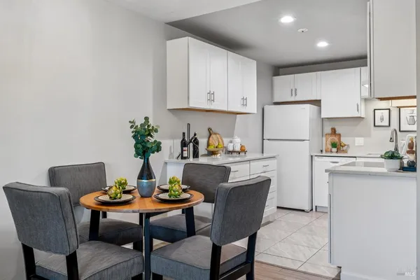 $389,000 | 1453 Neotomas Avenue, Unit 304, Santa Rosa, CA 95405