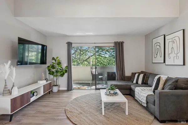 $399,000 | 1453 Neotomas Avenue, Unit 304, Santa Rosa, CA 95405