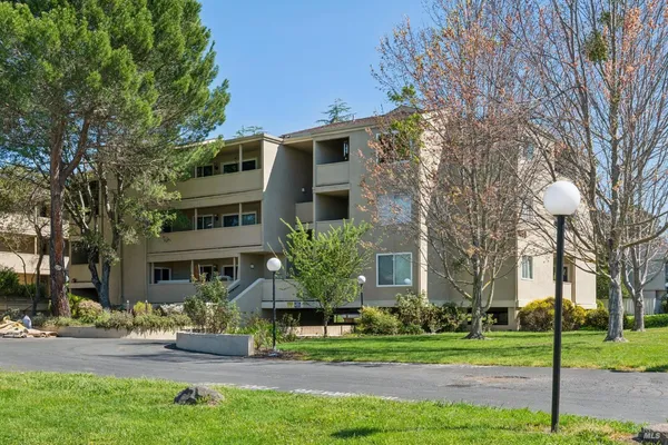 $399,000 | 1453 Neotomas Avenue, Unit 304, Santa Rosa, CA 95405