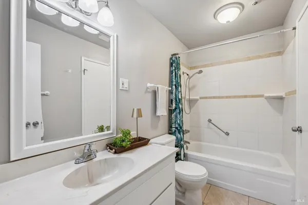 $399,000 | 1453 Neotomas Avenue, Unit 304, Santa Rosa, CA 95405