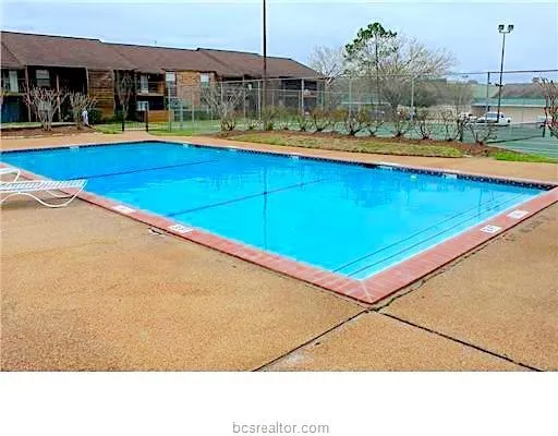 $850 | 904 University Oaks Boulevard, Unit 9, College Station, TX 77840