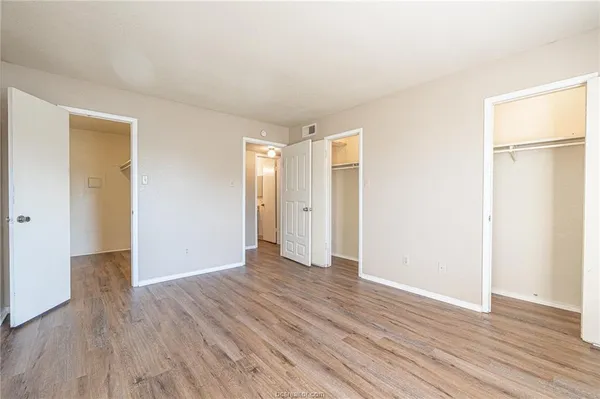 $850 | 904 University Oaks Boulevard, Unit 9, College Station, TX 77840