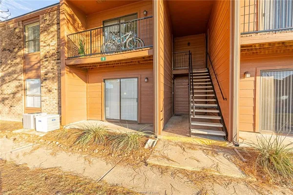 $850 | 904 University Oaks Boulevard, Unit 9, College Station, TX 77840