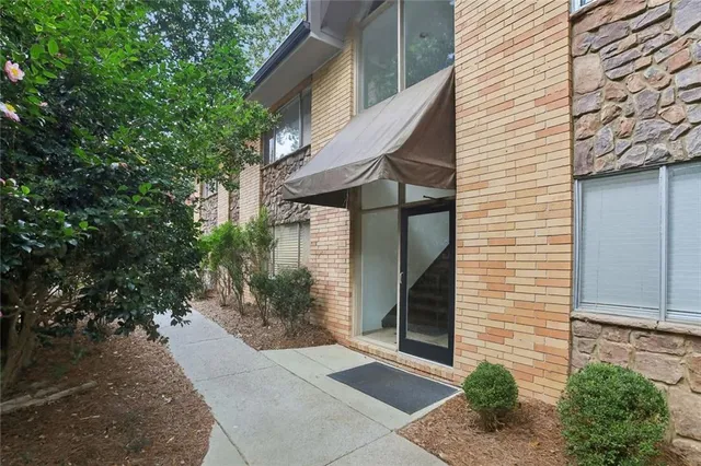 $165,000 | 115 Biscayne Drive Northwest, Unit D1, Atlanta, GA 30309