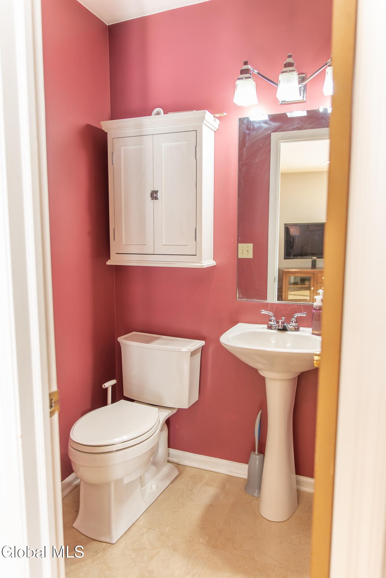 307 Debbie Drive Rotterdam, NY 12306 - Photo 12 of 36 _DSC8199