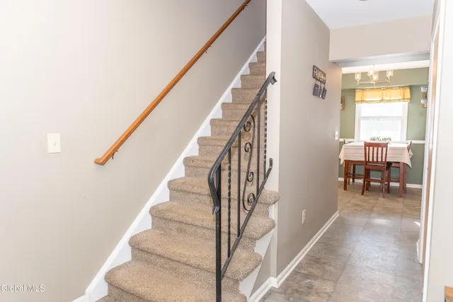 $419,900 | 307 Debbie Drive, Rotterdam, NY 12306