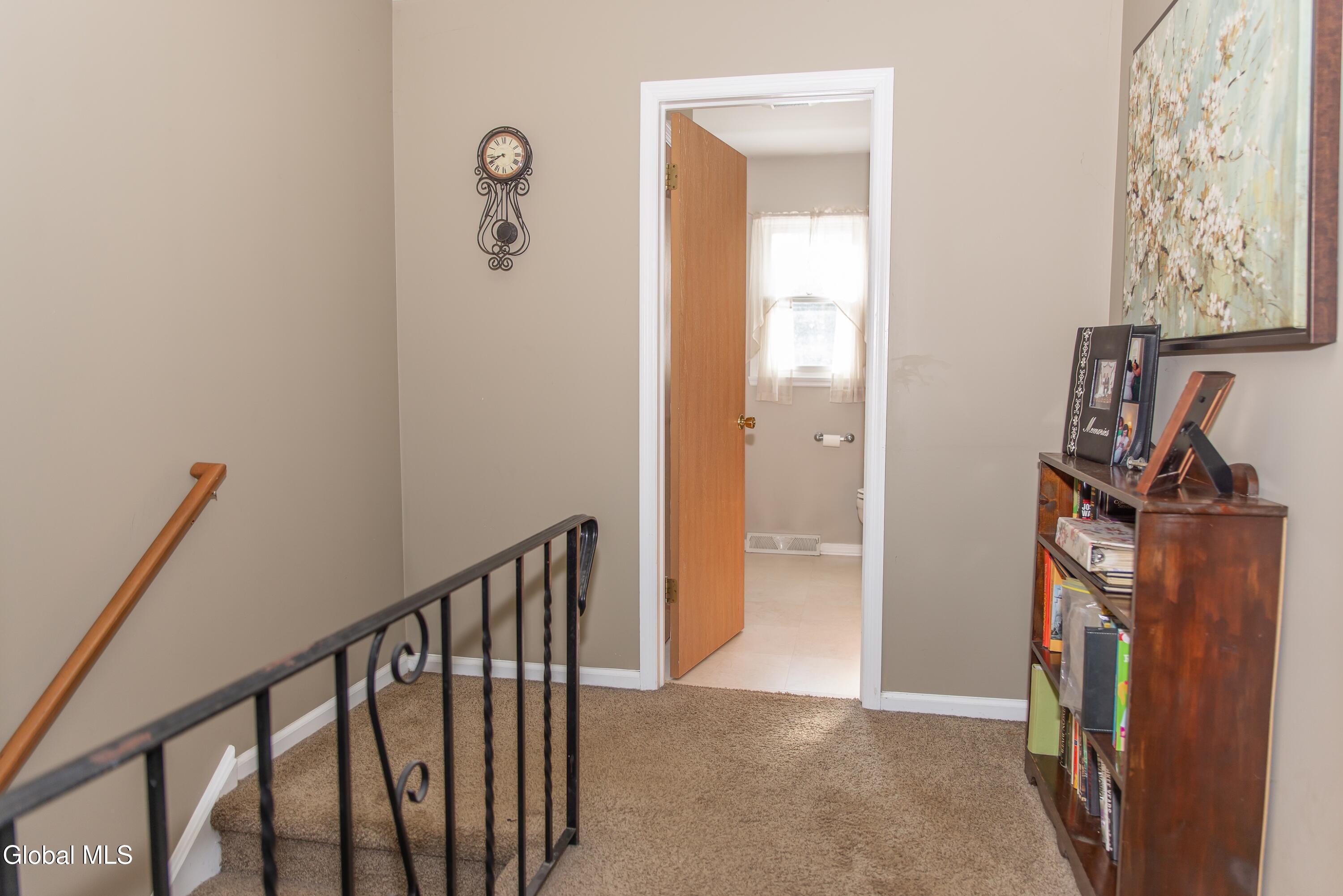 307 Debbie Drive Rotterdam, NY 12306 - Photo 14 of 36 _DSC8225