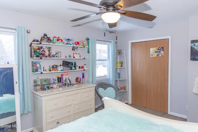 $419,900 | 307 Debbie Drive, Rotterdam, NY 12306