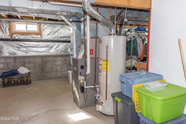 $419,900 | 307 Debbie Drive, Rotterdam, NY 12306