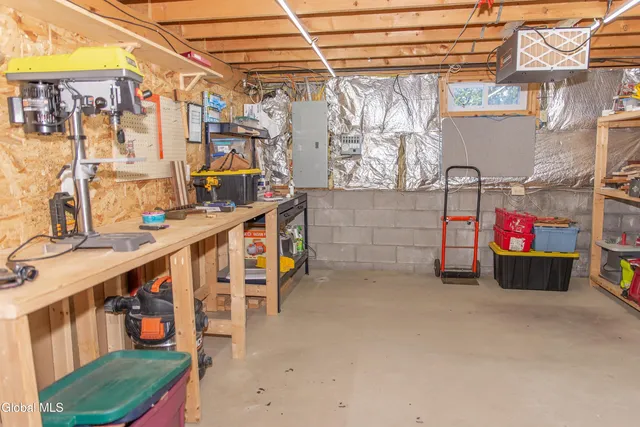 $419,900 | 307 Debbie Drive, Rotterdam, NY 12306