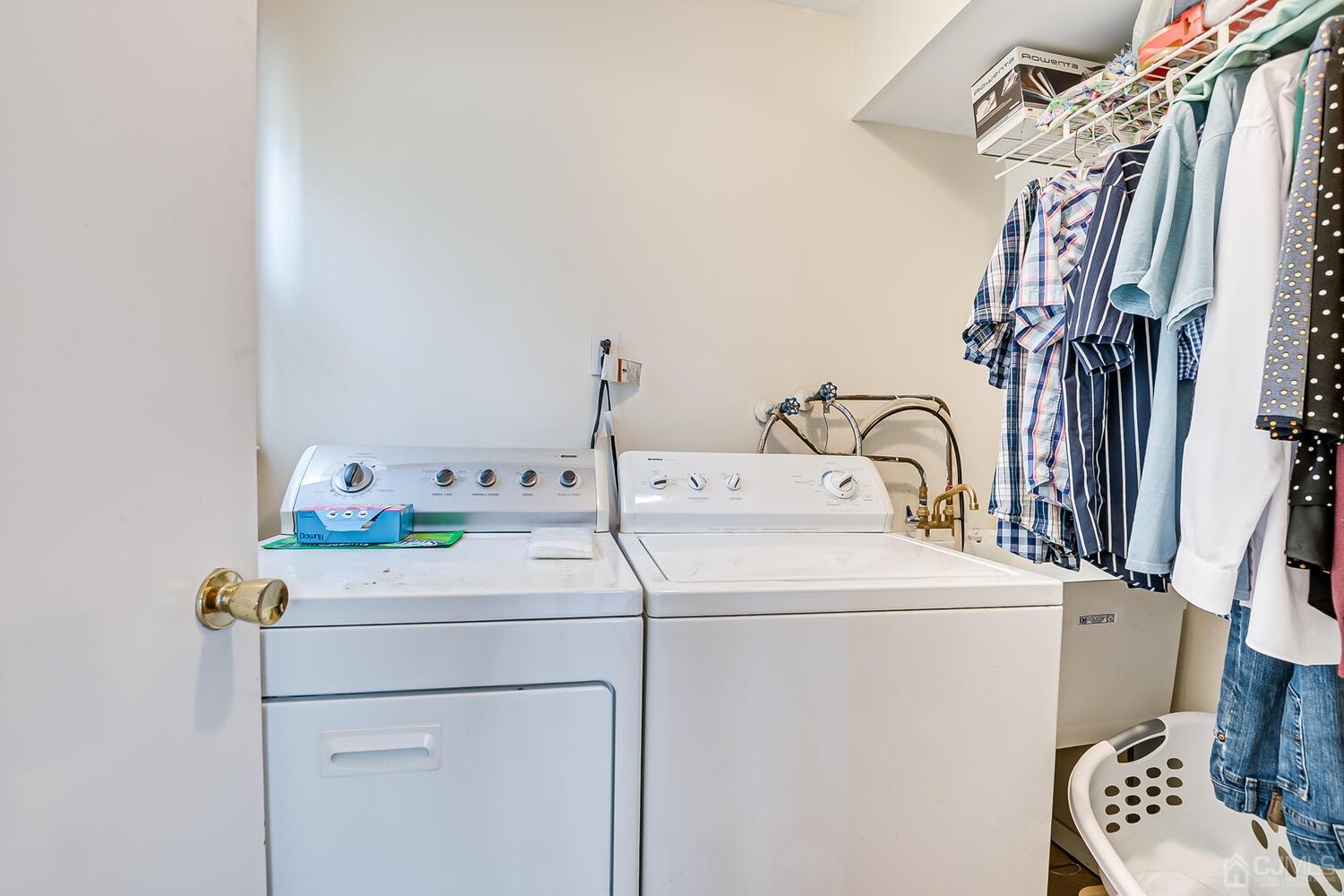 2 Julie Drive Edison, NJ 08820 - Photo 18 of 34 a utility room with dryer and washer