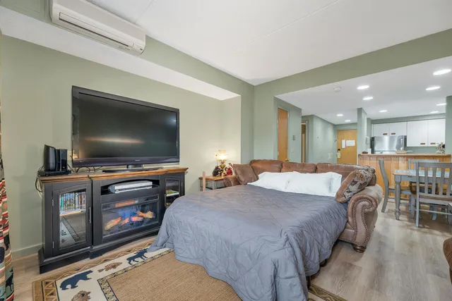 $315,000 | 48 Cooper Memorial Drive, Unit 112, Lincoln, NH 03251