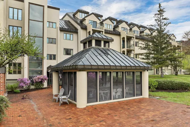 $315,000 | 48 Cooper Memorial Drive, Unit 112, Lincoln, NH 03251