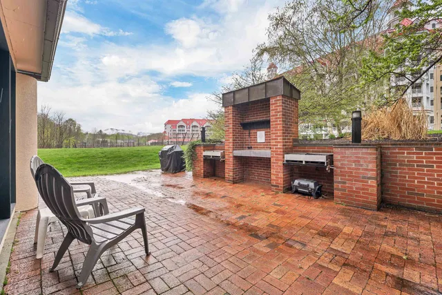 $315,000 | 48 Cooper Memorial Drive, Unit 112, Lincoln, NH 03251