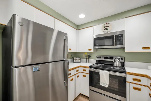 $315,000 | 48 Cooper Memorial Drive, Unit 112, Lincoln, NH 03251