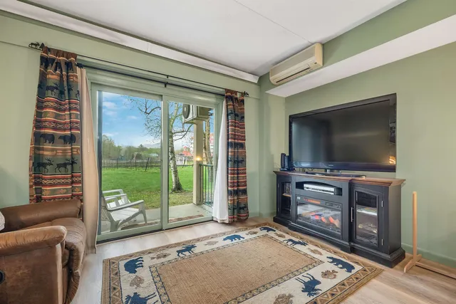 $315,000 | 48 Cooper Memorial Drive, Unit 112, Lincoln, NH 03251