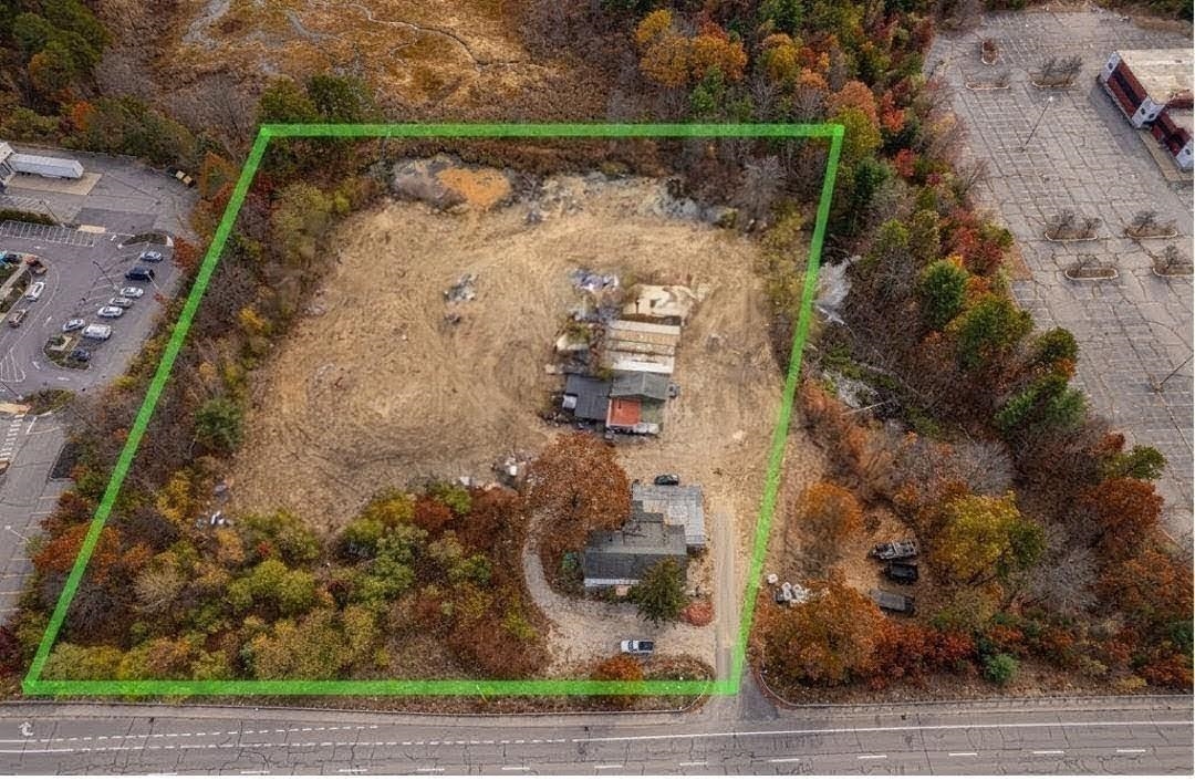 296 Loudon Road Concord, NH 03301 - Photo 2 of 5