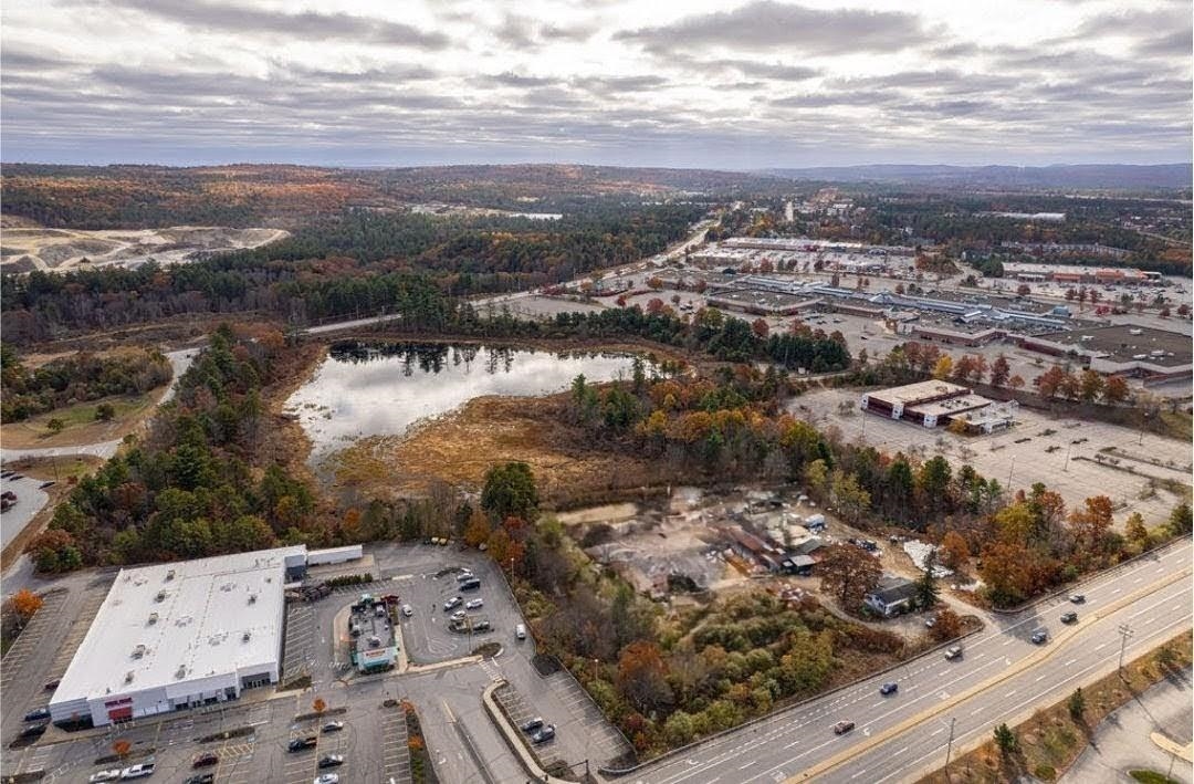 296 Loudon Road Concord, NH 03301 - Photo 3 of 5