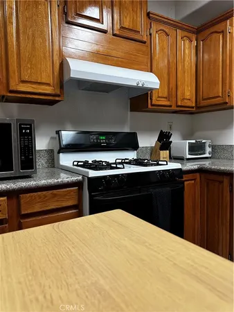 $5,990 | 300 Lampman Way, Placentia, CA 92870