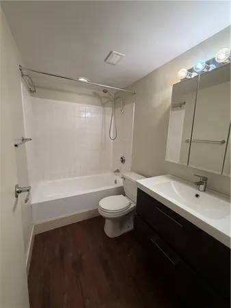 $1,045 | 600 East 8th Street, Unit 8S, Kansas City, MO 64106