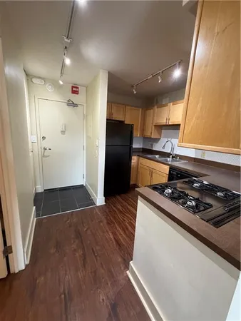 $1,045 | 600 East 8th Street, Unit 8S, Kansas City, MO 64106