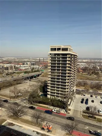 $1,045 | 600 East 8th Street, Unit 8S, Kansas City, MO 64106