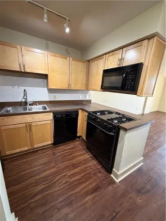 $1,045 | 600 East 8th Street, Unit 8S, Kansas City, MO 64106