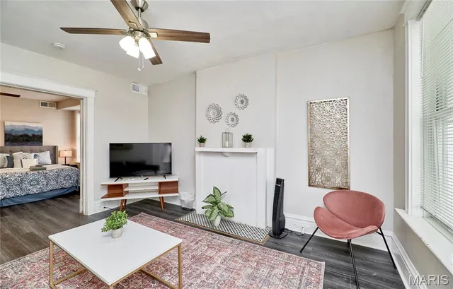 $749,995 | 4930 Wise Avenue, St. Louis, MO 63110