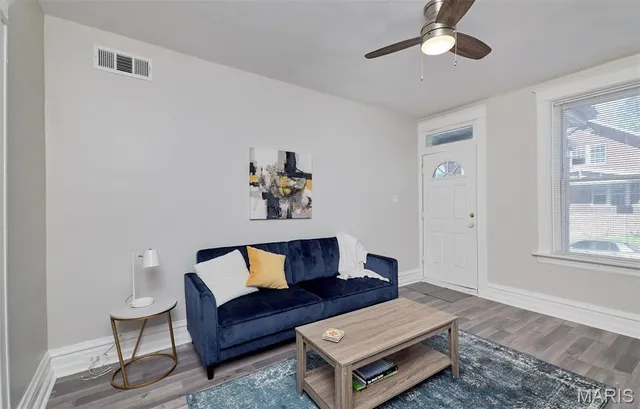 $749,995 | 4930 Wise Avenue, St. Louis, MO 63110