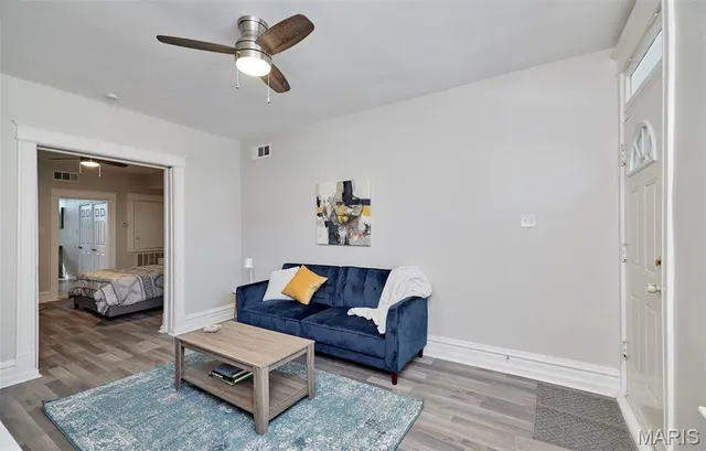 $749,995 | 4930 Wise Avenue, St. Louis, MO 63110