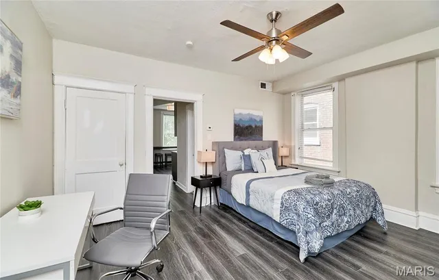 $749,995 | 4930 Wise Avenue, St. Louis, MO 63110