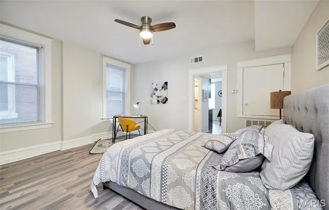 $749,995 | 4930 Wise Avenue, St. Louis, MO 63110