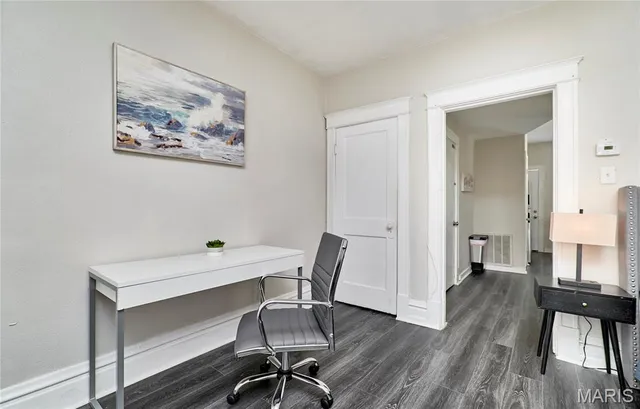 $749,995 | 4930 Wise Avenue, St. Louis, MO 63110