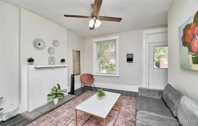 $749,995 | 4930 Wise Avenue, St. Louis, MO 63110