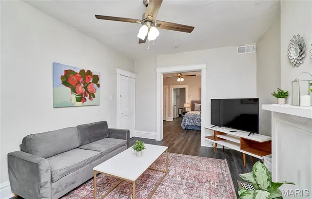 $749,995 | 4930 Wise Avenue, St. Louis, MO 63110