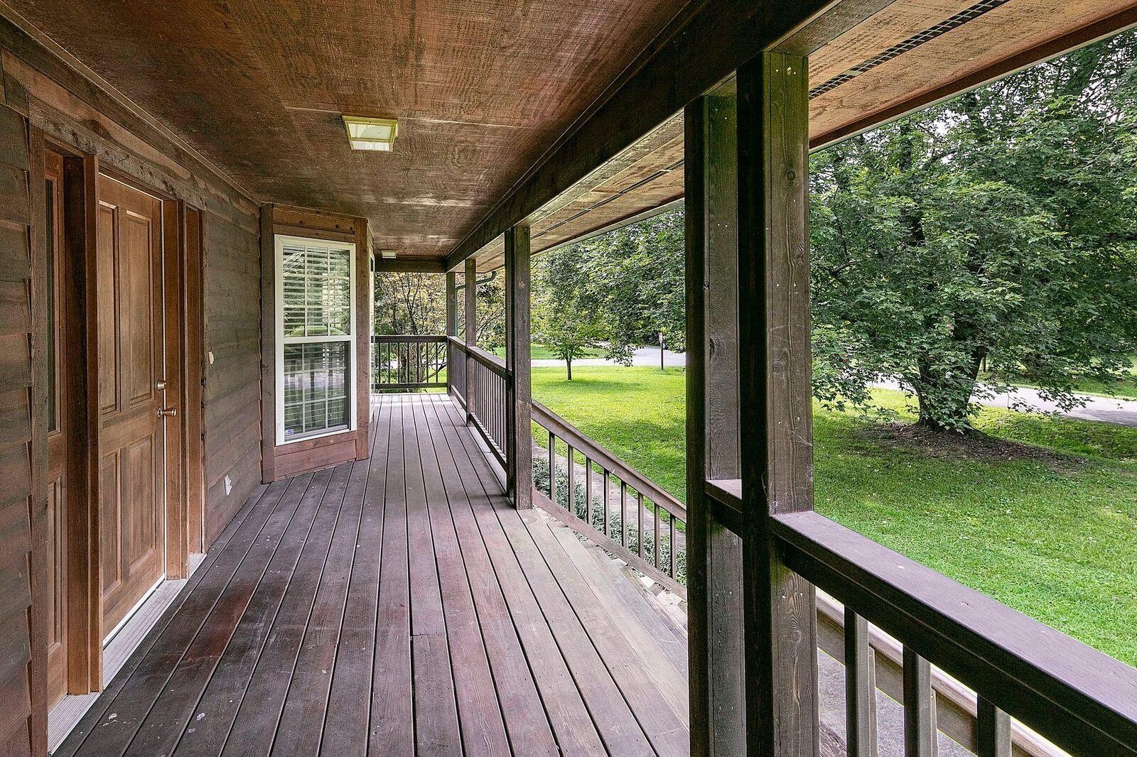 238 Riverview Road Townsend, TN 37882 - Photo 8 of 36