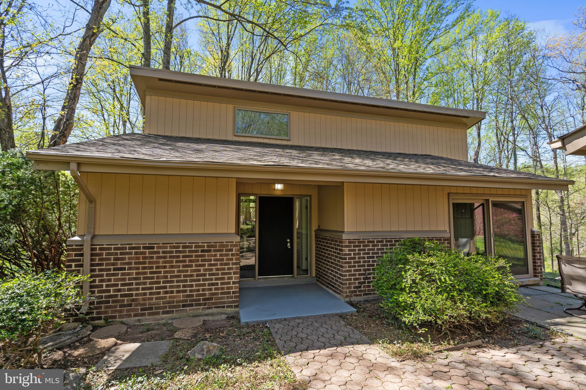 2304 November Lane Reston, VA 20191 - Photo 3 of 71